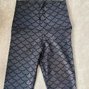 Emily Hsu Designs Onyx Shimmer Leggings (like new)